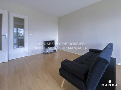 Chambre - 10 m² - 4 pièces