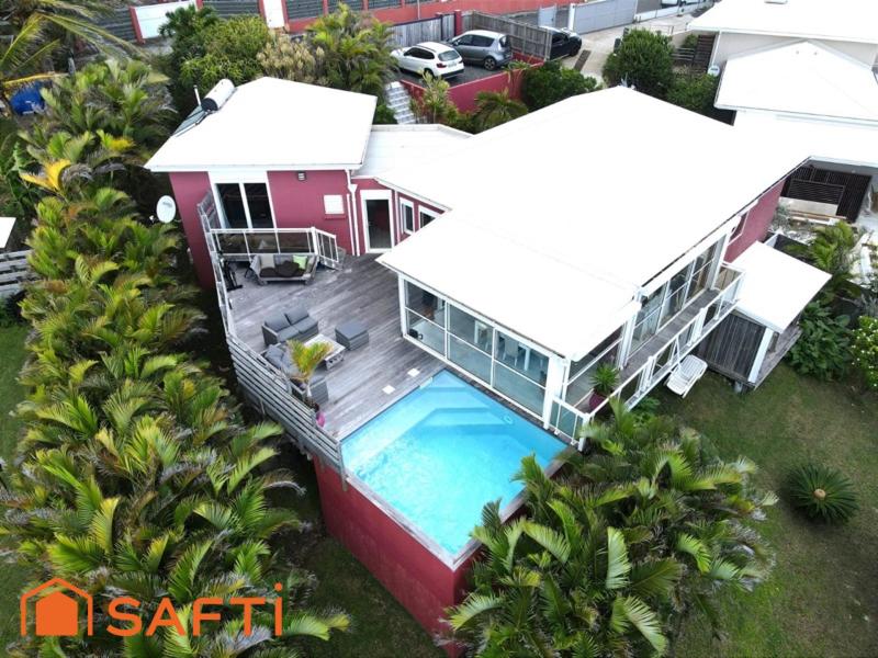 Maison - 180 m² - 6 pièces