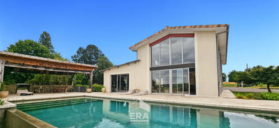 Maison - 280 m² - 8 pièces