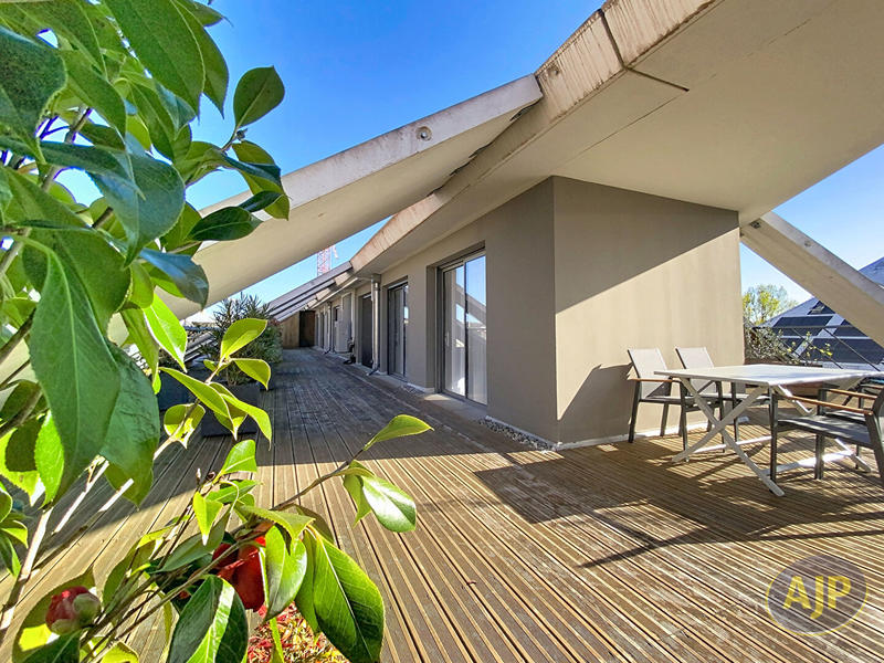 Appartement - 121 m² - 4 pièces