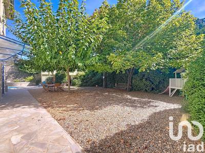 Maison - 217 m² - 8 pièces