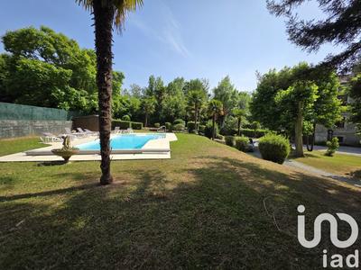 Maison - 525 m² - 20 pièces