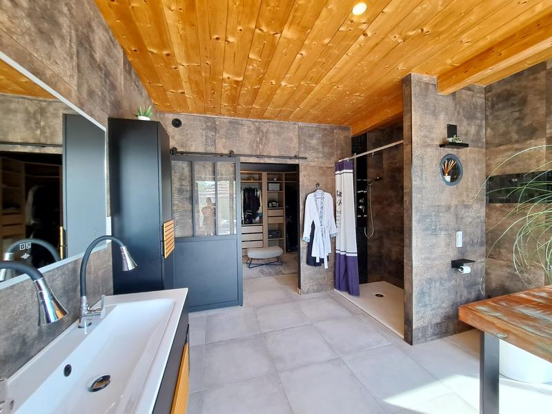 Maison - 206 m² - 6 pièces