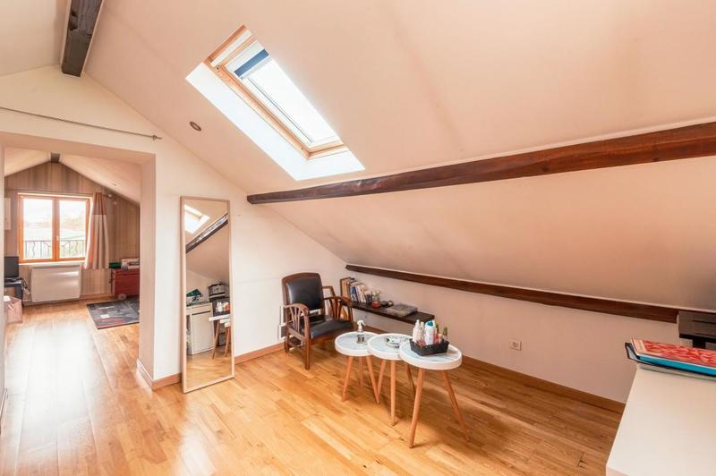 Maison - 220 m² - 5 pièces