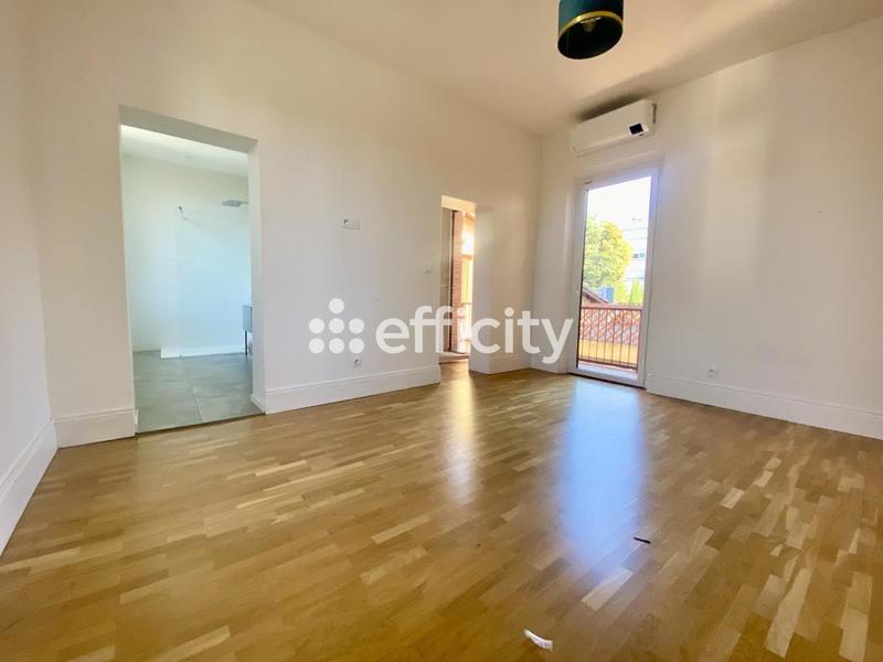 Maison de ville - 255 m² - 7 pièces