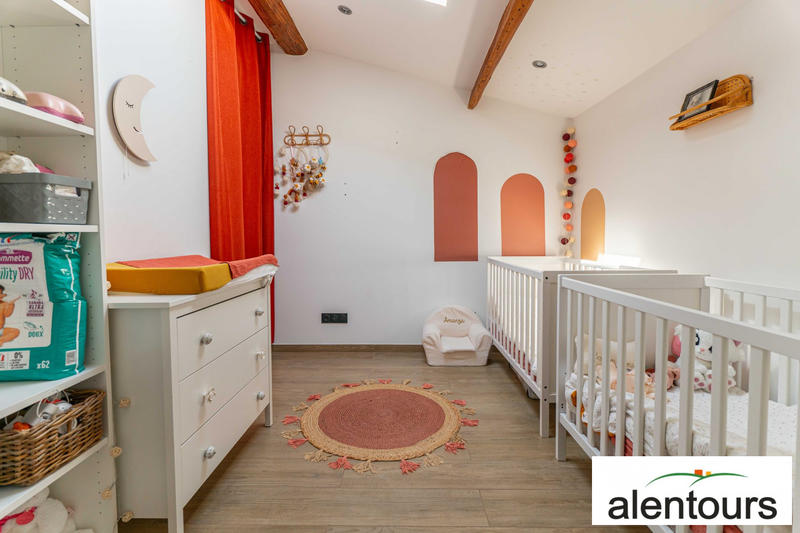 Maison - 92 m² - 5 pièces