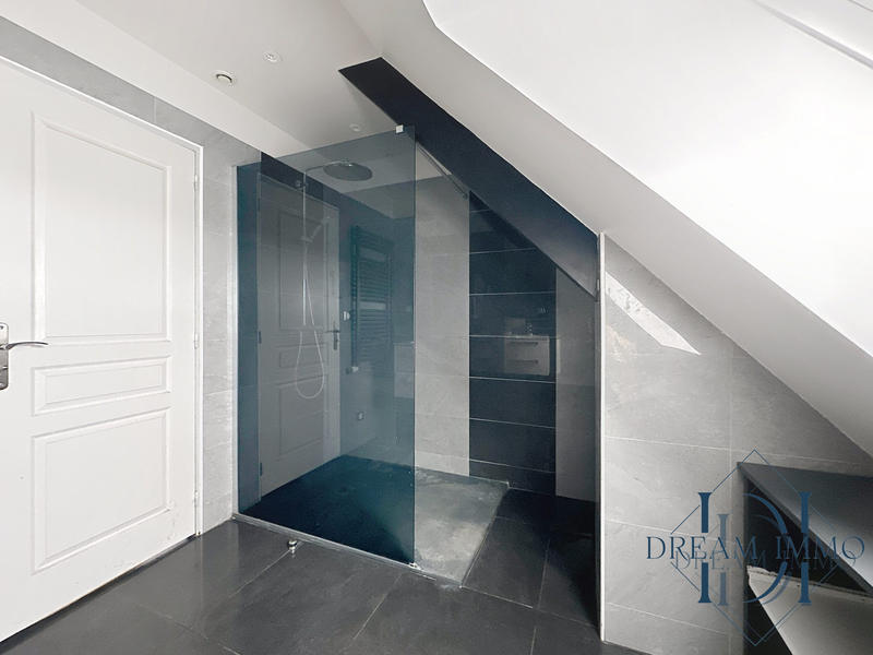 Maison - 151 m² - 7 pièces