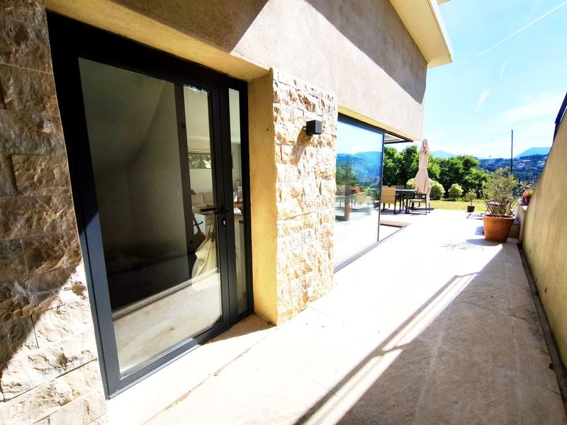 Maison - 180 m² - 5 pièces