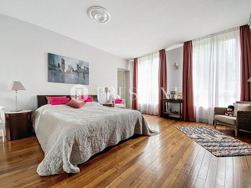 Maison - 300 m² - 9 pièces