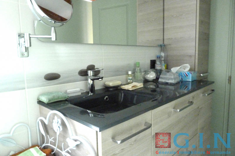 Maison - 205 m² - 10 pièces