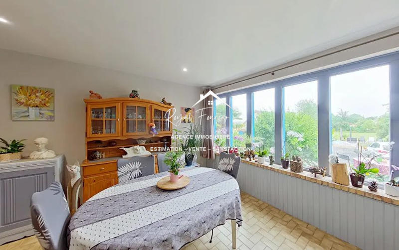 Maison traditionnelle - 244 m² - 8 pièces