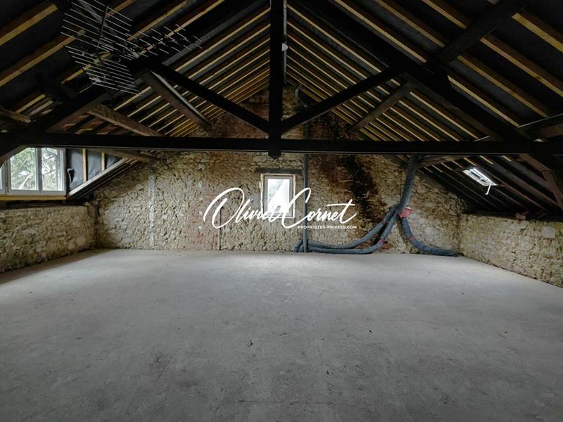 Propriété - 286 m² - 9 pièces