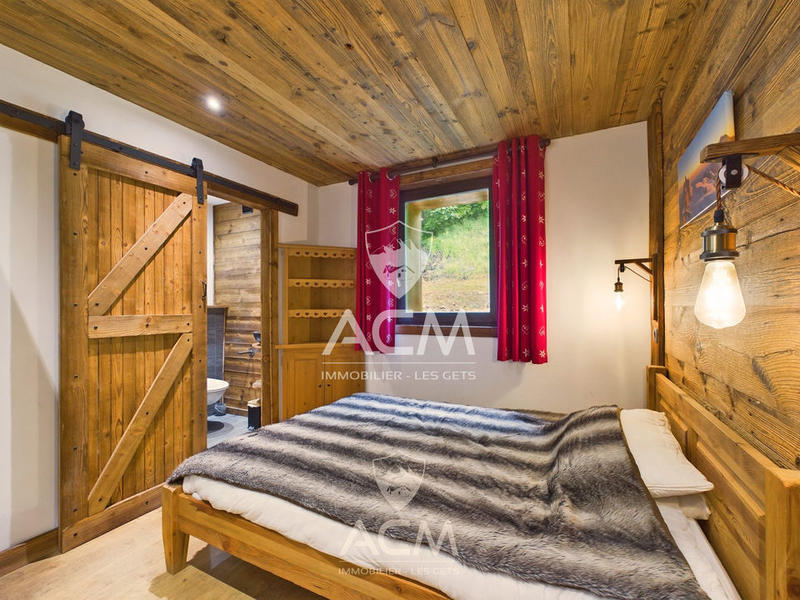 Châlet - 310 m² - 14 pièces