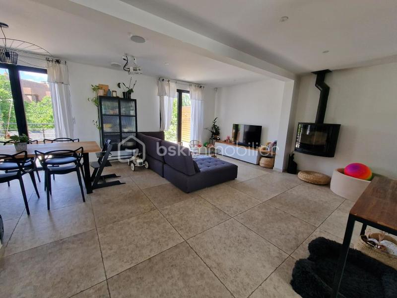 Maison - 94 m² - 5 pièces