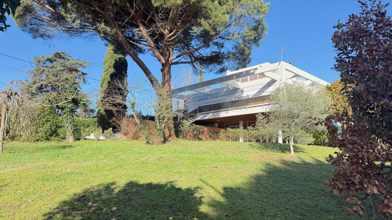 Villa - 242 m² - 7 pièces