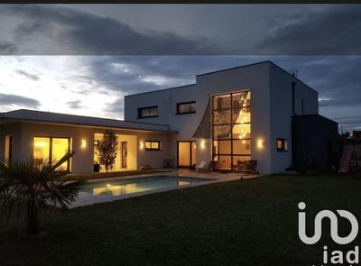 Maison de maîtres - 252 m² - 7 pièces