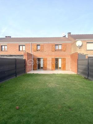 Maison - 89 m² - 5 pièces