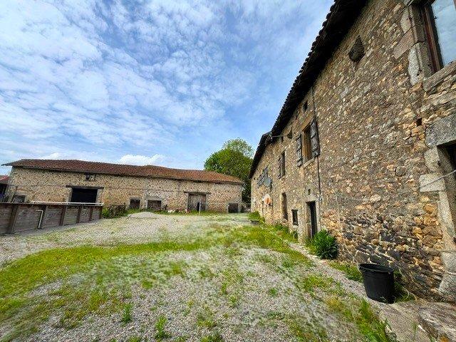 Corps de ferme - 351 m² - 9 pièces