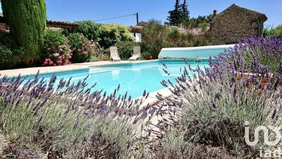 Maison - 241 m² - 10 pièces