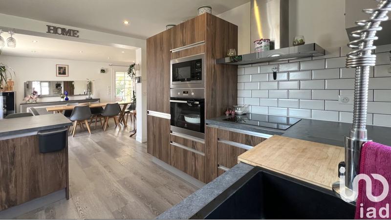 Maison - 194 m² - 9 pièces