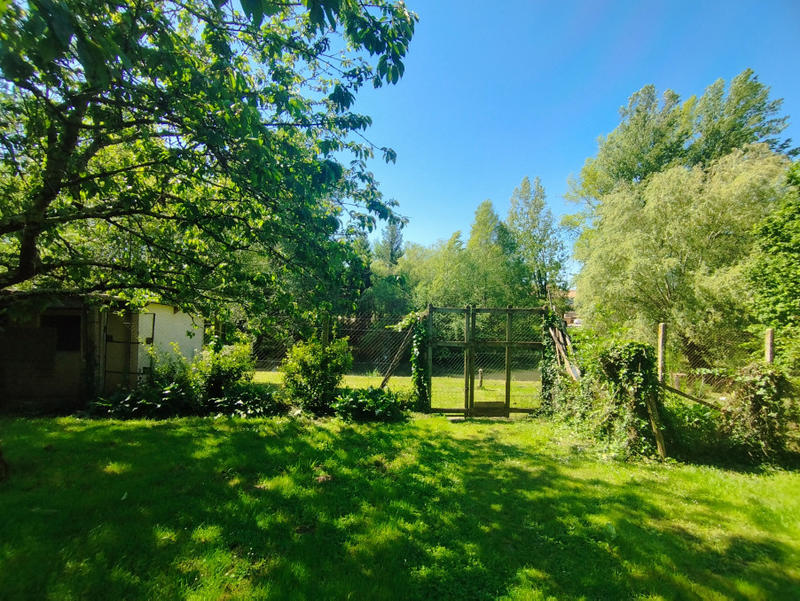 Maison - 234 m² - 8 pièces