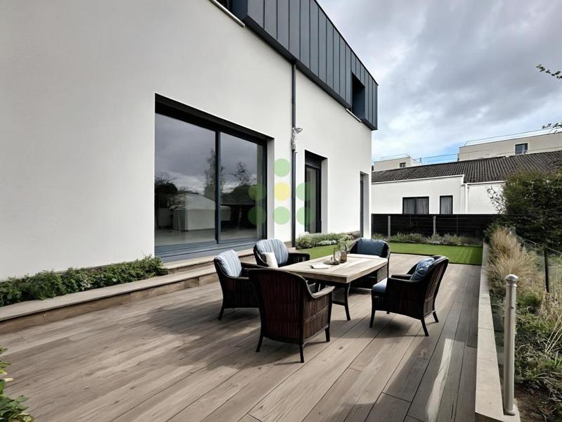 Maison - 85 m² - 4 pièces