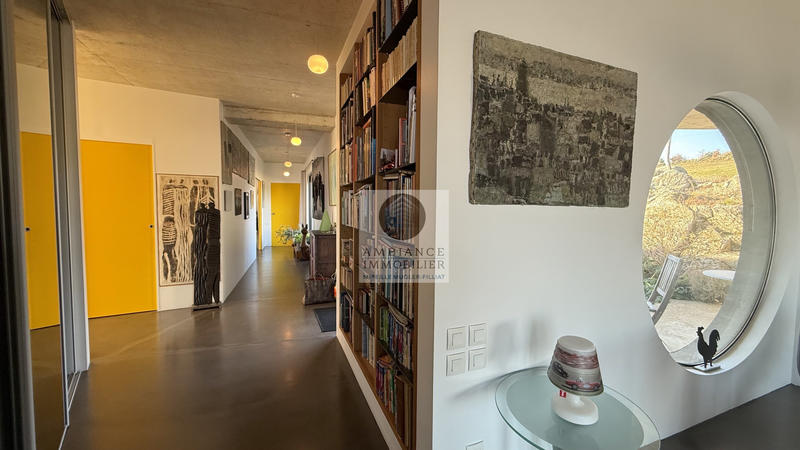 Maison - 241 m² - 8 pièces