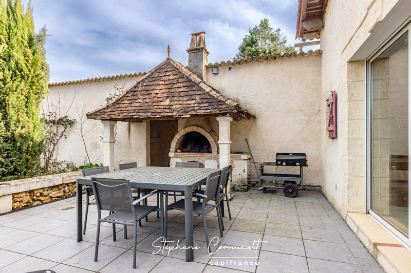 Propriété - 251 m² - 7 pièces