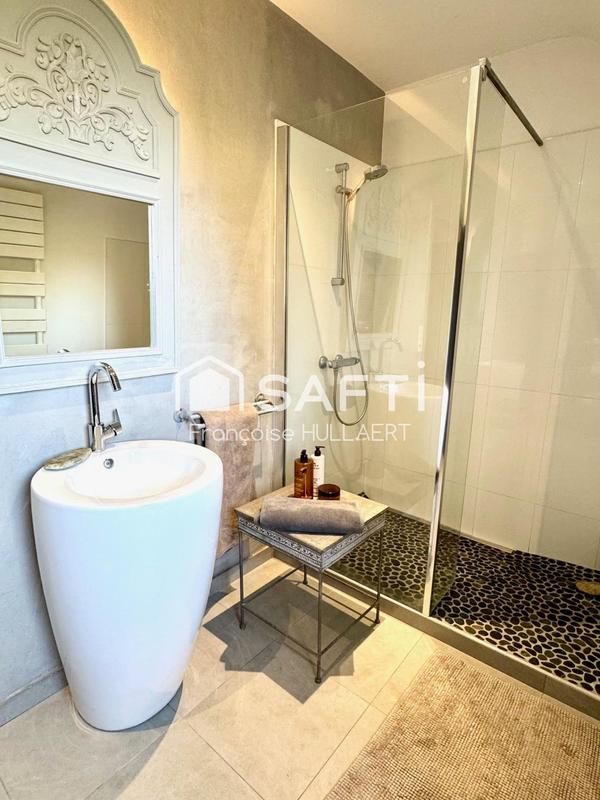 Maison - 185 m² - 7 pièces