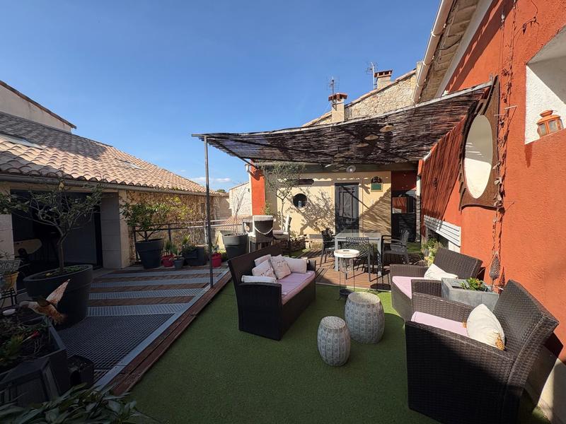 Demeure - 221 m² - 7 pièces