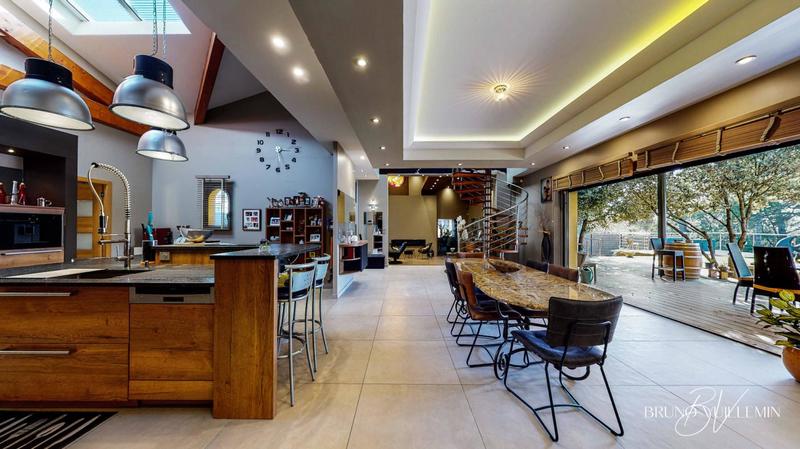 Villa - 285 m² - 12 pièces