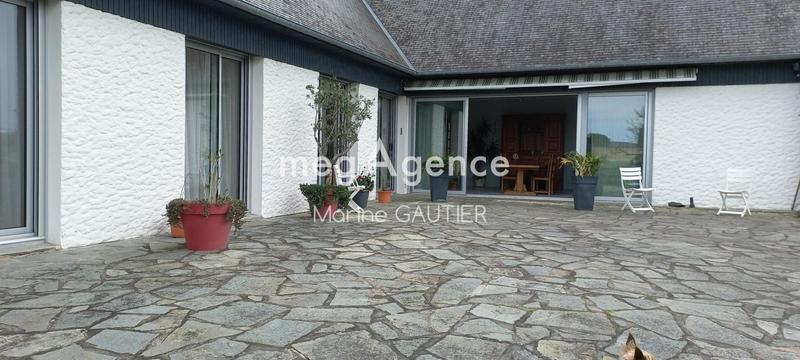 Maison traditionnelle - 149 m² - 6 pièces