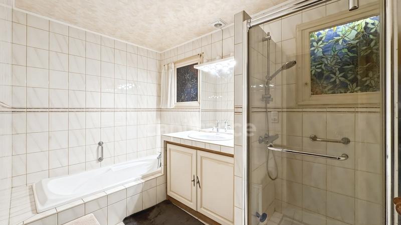 Maison - 146 m² - 9 pièces