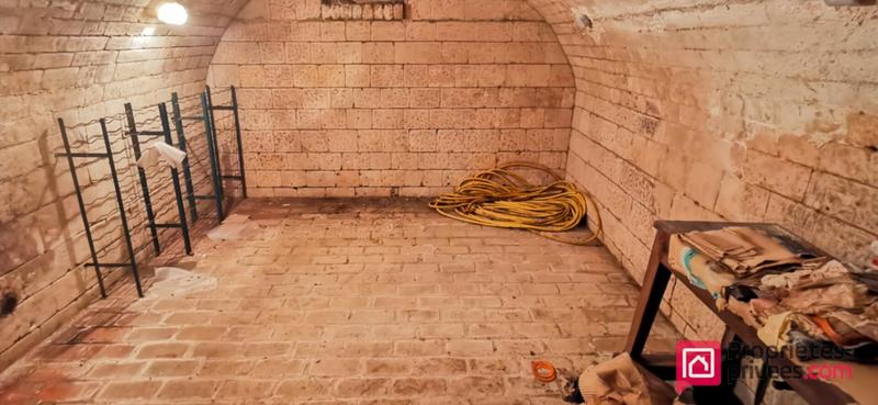 Maison - 216 m² - 7 pièces