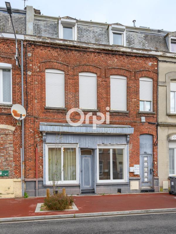 Immeuble - 104 m² - 6 pièces