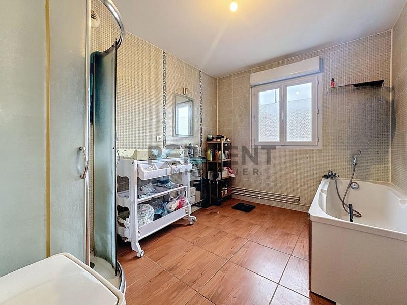 Maison - 95 m² - 5 pièces