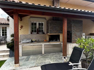 Maison - 255 m² - 7 pièces