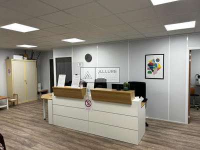 Bureau - 99 m²