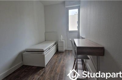 Chambre - 11 m² - 1 pièce