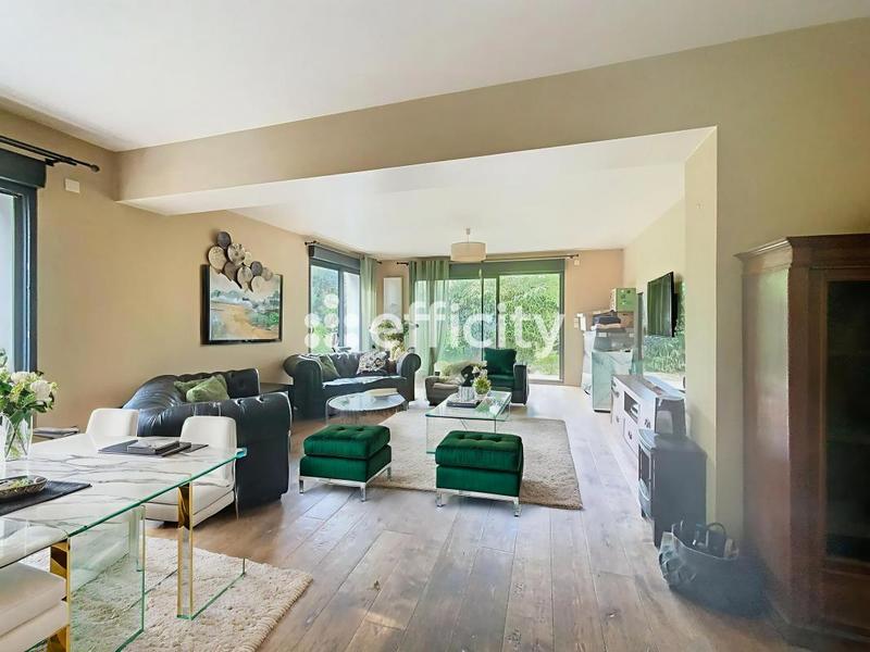 Maison - 193 m² - 7 pièces