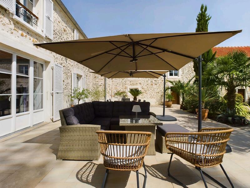 Maison - 294 m² - 9 pièces