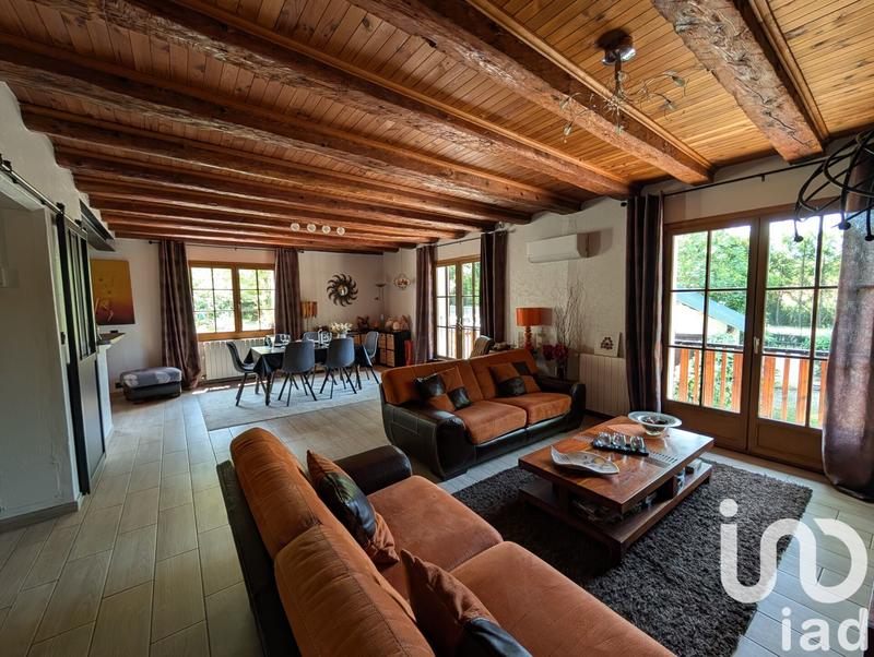 Maison - 184 m² - 9 pièces