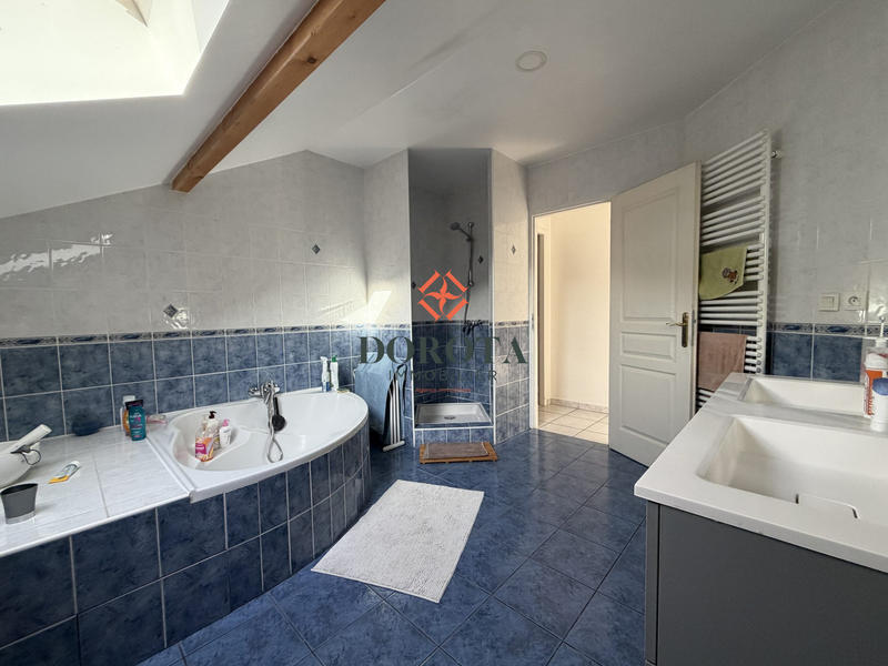 Maison - 164 m² - 5 pièces