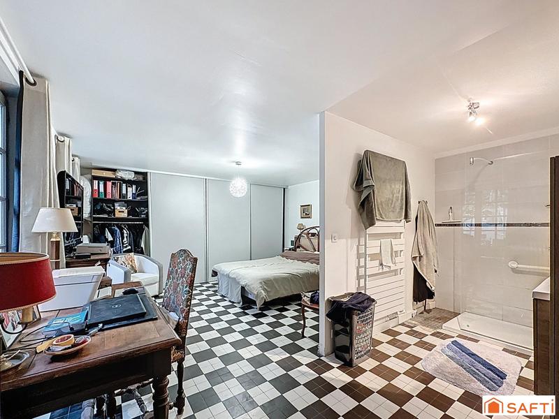 Maison - 220 m² - 7 pièces