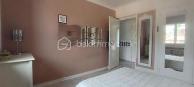 Maison - 196 m² - 9 pièces