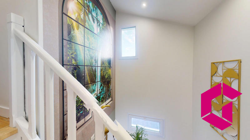 Maison - 337 m² - 9 pièces