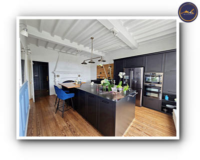 Villa - 264 m² - 10 pièces