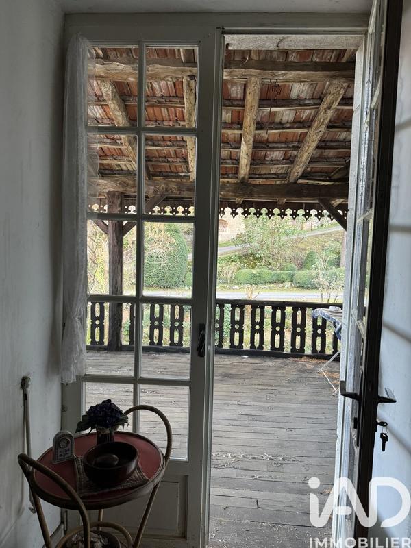 Maison - 210 m² - 10 pièces