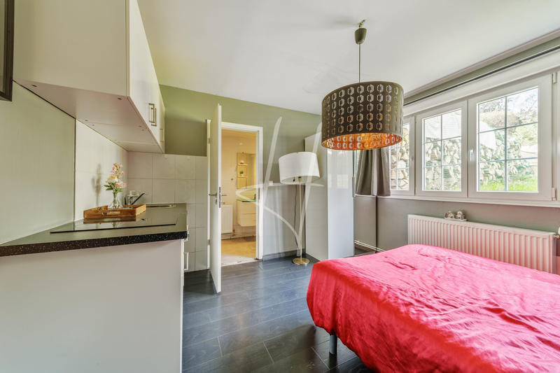 Maison - 277 m² - 9 pièces