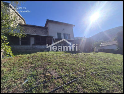 Maison - 90 m² - 6 pièces